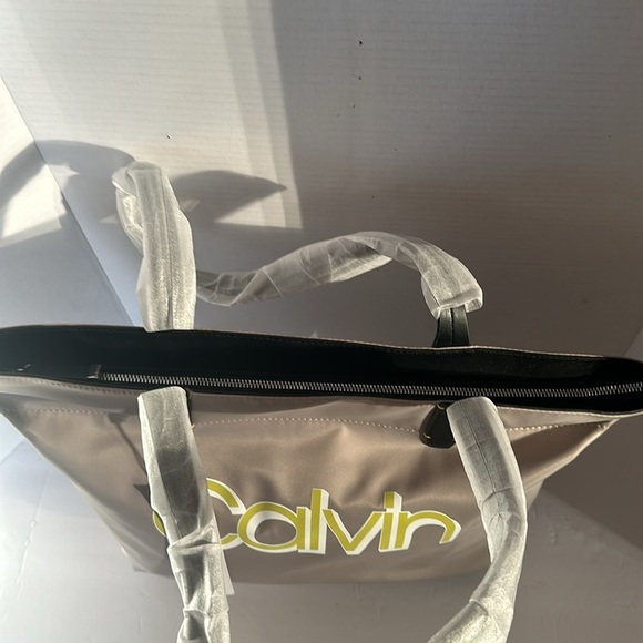 Calvin Klein Beige Nylon Tote Bag - Modern, Lightweight, and Stylish - Picture 12 of 15